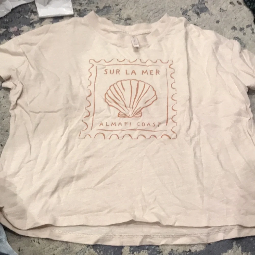 Rylee and cru T-shirt - Picture 3 of 5